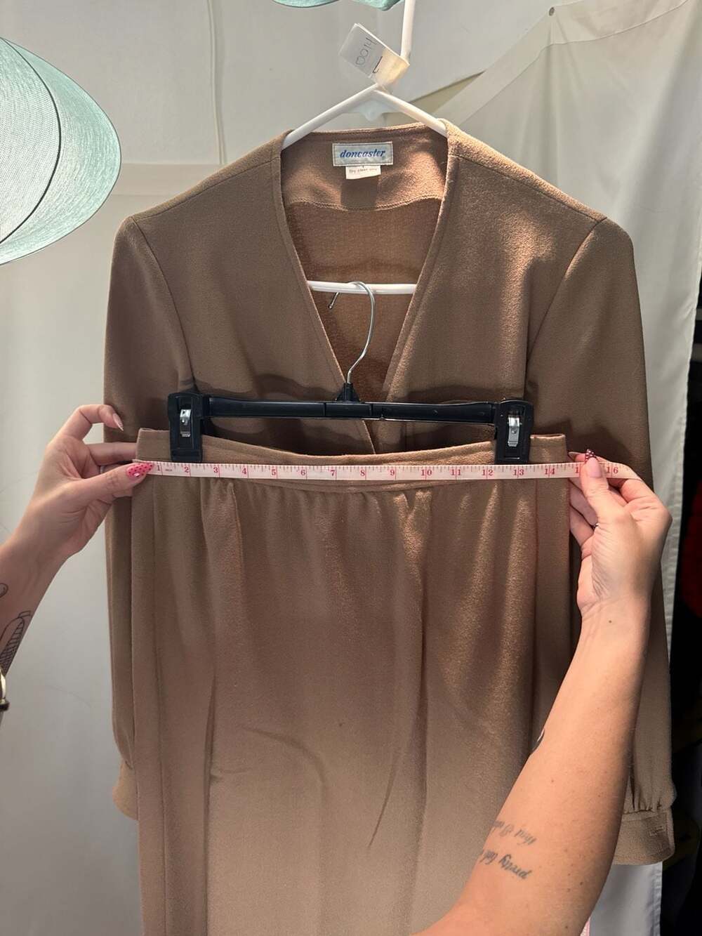 VTG Doncaster 2 Piece Skirt Suit Camel Tan Belted Jacket Midi Skirt Professional - Picture 8 of 8